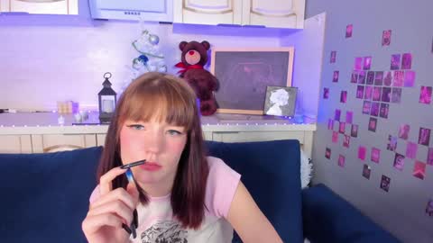 Snapshot of lina_blueeyed chatting on December 11, 2:22 pm Lina blueeyed GMT3 1100-1700 Mon Wed Thu Sat Sun online show from December 11, 2:22 pm