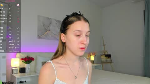 lina_massey online show from May 1, 1:43 am