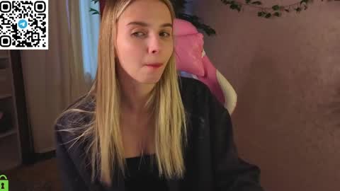 LINA online show from April 8, 1:16 am