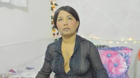 LINA SANCHEZ online show from October 28, 1:03 pm