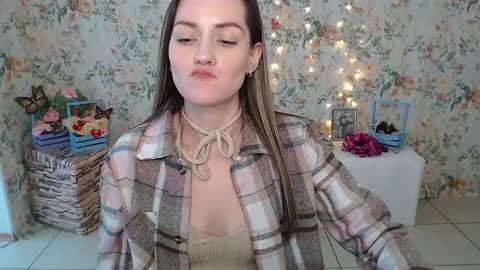 Snapshot of lina_star_s chatting on February 17, 9:35 am Lina online show from February 17, 9:35 am