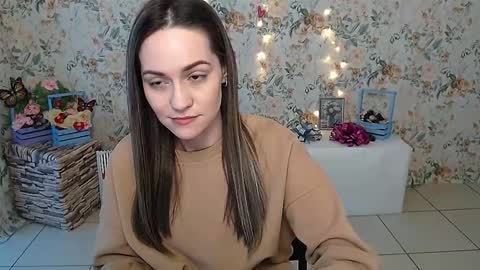 Snapshot of lina_star_s chatting on February 25, 6:47 am Lina online show from February 25, 6:47 am