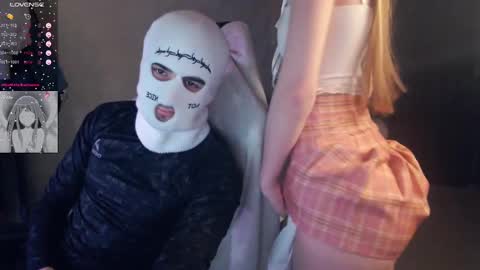 linaandliam online show from March 7, 12:37 am