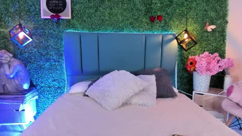 Lina  online show from April 7, 12:27 pm