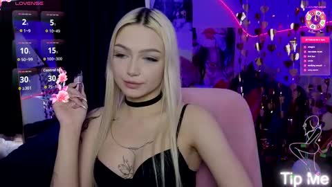 Snapshot of linalirian chatting on May 11, 9:37 am I am Lina online show from May 11, 9:37 am