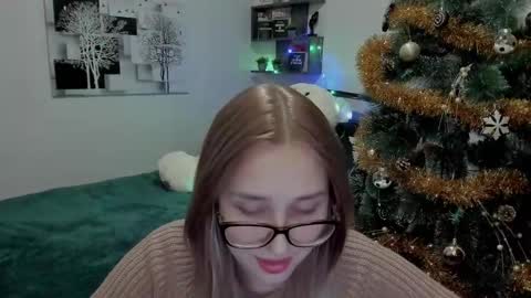 Snapshot of linatruly chatting on January 9, 8:33 pm Lina online show from January 9, 8:33 pm