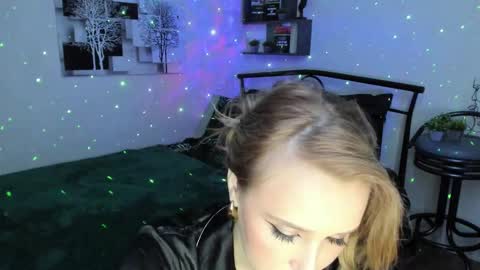 Snapshot of linatruly chatting on January 22, 9:32 pm Lina online show from January 22, 9:32 pm