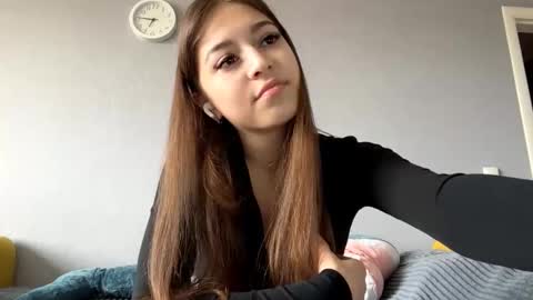 Elin online show from September 21, 9:22 am