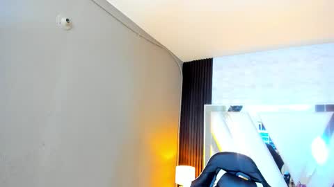 Snapshot of linda4petite chatting on October 21, 6:19 pm Linda online show from October 21, 6:19 pm