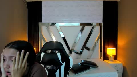 Snapshot of linda4petite chatting on October 26, 1:06 pm Linda online show from October 26, 1:06 pm