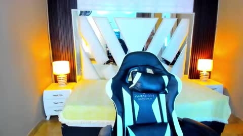 Snapshot of linda4petite chatting on November 5, 6:52 pm Linda online show from November 5, 6:52 pm