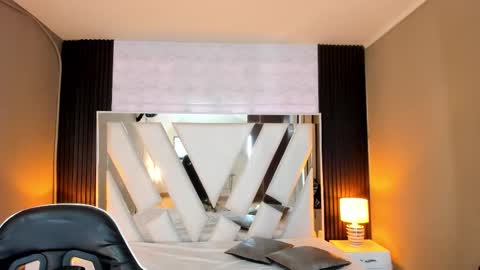  Linda  online show from January 17, 6:22 pm