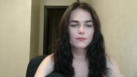 Linda online show from March 18, 8:23 pm