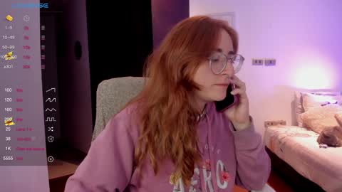 Snapshot of linda_giggle chatting on February 3, 12:47 am Giggles online show from February 3, 12:47 am