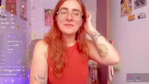 Snapshot of linda_giggle chatting on October 9, 2:37 pm Giggles online show from October 9, 2:37 pm