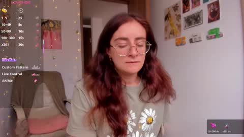 Snapshot of linda_giggle chatting on December 3, 2:26 pm Giggles online show from December 3, 2:26 pm