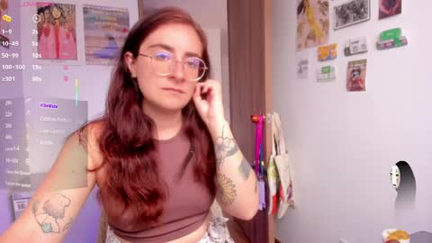 Giggles  online show from May 26, 2:02 pm