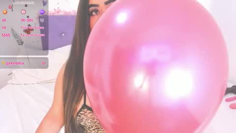 Linda  online show from October 10, 1:10 pm