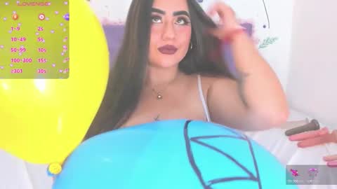 Linda  online show from November 8, 3:34 pm