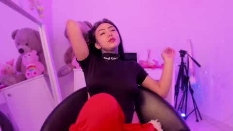 Lindaa maria  online show from October 21, 8:31 pm