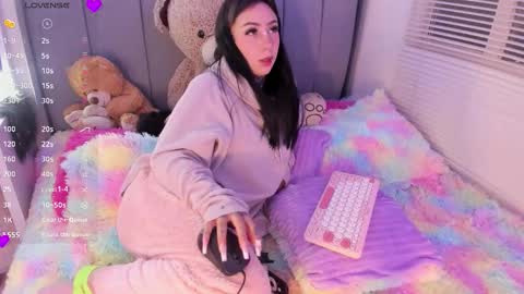 Lindaa maria  online show from January 18, 5:11 am