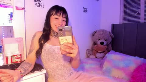 Lindaa maria  online show from February 8, 12:03 am