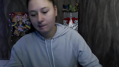 Snapshot of linda_s_ chatting on November 19, 5:46 pm Linda online show from November 19, 5:46 pm