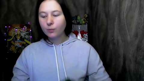 Snapshot of linda_s_ chatting on December 2, 11:59 am Linda online show from December 2, 11:59 am