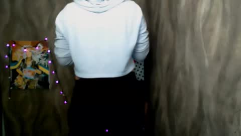 Snapshot of linda_s_ chatting on December 18, 4:24 pm Linda online show from December 18, 4:24 pm