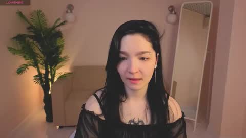 Snapshot of linda_sweetiest chatting on November 24, 12:43 am Linda online show from November 24, 12:43 am