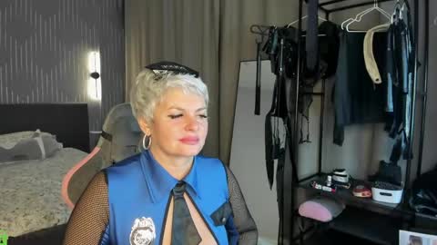 Linda Zefir online show from April 17, 1:41 am