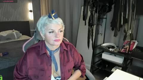 Linda Zefir online show from April 18, 1:31 am