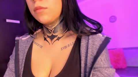 Snapshot of lindaa_miller chatting on January 11, 11:02 am linda miller online show from January 11, 11:02 am