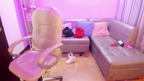 Snapshot of lindaa_miller chatting on March 1, 3:53 am linda miller online show from March 1, 3:53 am