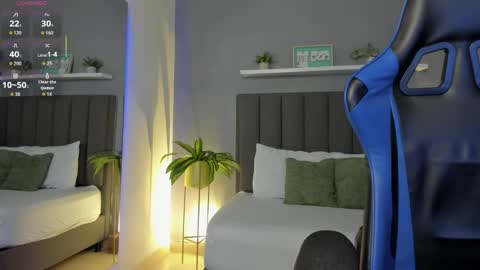 L I N D A online show from November 28, 2:25 am