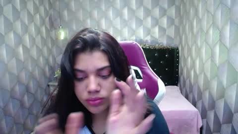 Snapshot of lindabreexlove chatting on December 16, 7:37 am online show from December 16, 7:37 am