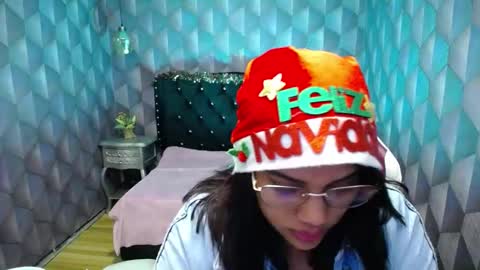 Snapshot of lindabreexlove chatting on December 17, 10:12 am online show from December 17, 10:12 am