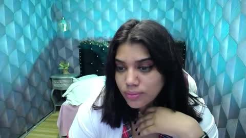 Snapshot of lindabreexlove chatting on December 18, 10:30 am online show from December 18, 10:30 am