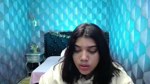 Snapshot of lindabreexlove chatting on December 20, 8:28 am online show from December 20, 8:28 am