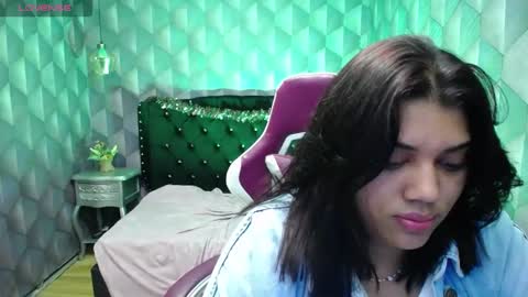 Snapshot of lindabreexlove chatting on December 22, 11:33 am online show from December 22, 11:33 am