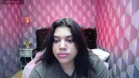 Snapshot of lindabreexlove chatting on December 26, 5:37 am online show from December 26, 5:37 am