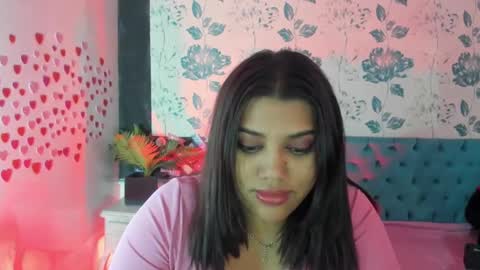 Snapshot of lindabreexlove chatting on January 21, 7:17 pm online show from January 21, 7:17 pm