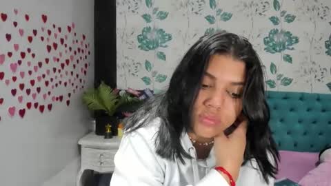 Snapshot of lindabreexlove chatting on February 17, 2:15 pm online show from February 17, 2:15 pm