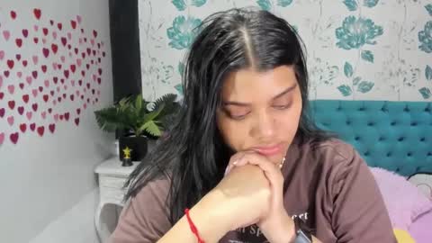 Snapshot of lindabreexlove chatting on February 25, 8:51 pm online show from February 25, 8:51 pm