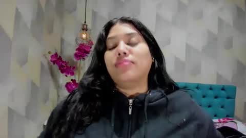Snapshot of lindabreexlove chatting on October 10, 2:38 pm online show from October 10, 2:38 pm
