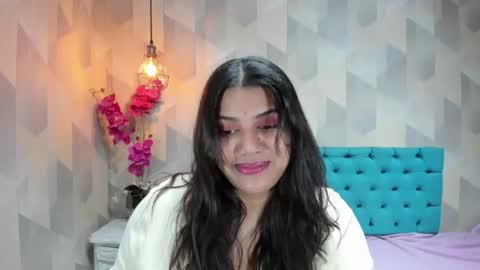 Snapshot of lindabreexlove chatting on June 26, 1:26 pm online show from June 26, 1:26 pm