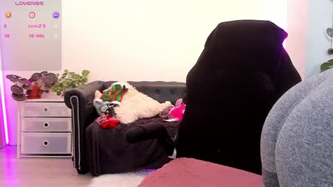 Snapshot of lindawhite_ chatting on January 18, 4:21 pm Linda -- online show from January 18, 4:21 pm