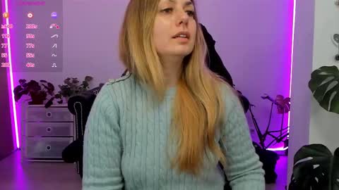 Snapshot of lindawhite_ chatting on February 28, 5:26 pm Linda -- online show from February 28, 5:26 pm