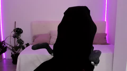 Snapshot of lindawhite_ chatting on November 6, 5:03 pm Linda -- online show from November 6, 5:03 pm