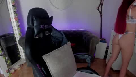 Lindsay    online show from December 21, 3:52 pm